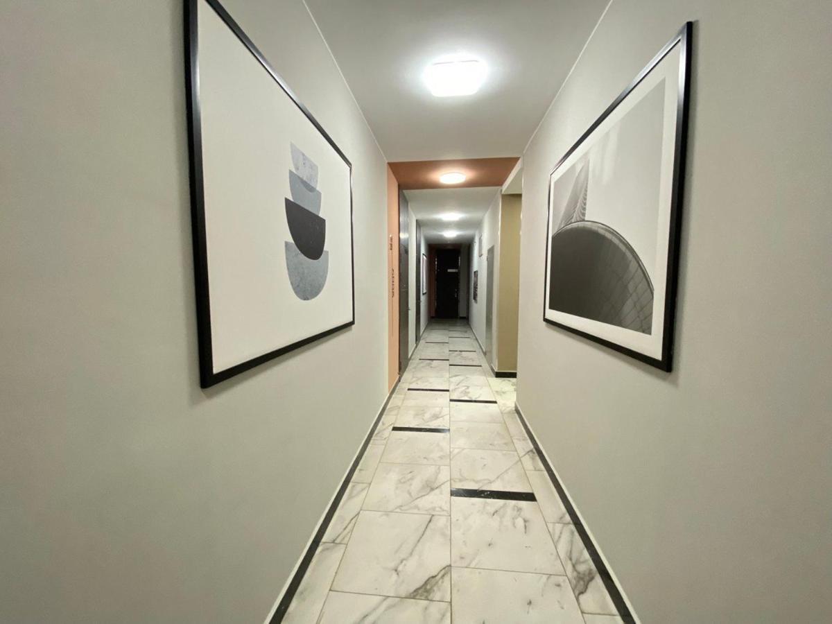 Whitehome In Panorama Park Астана Экстерьер фото